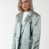 Colourful Rebel Jassen En Blazers | Gemma Satin Blazer|Soft Green